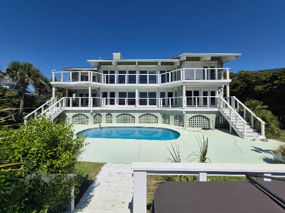 Exterior painting of beach house in Myrtle Beach